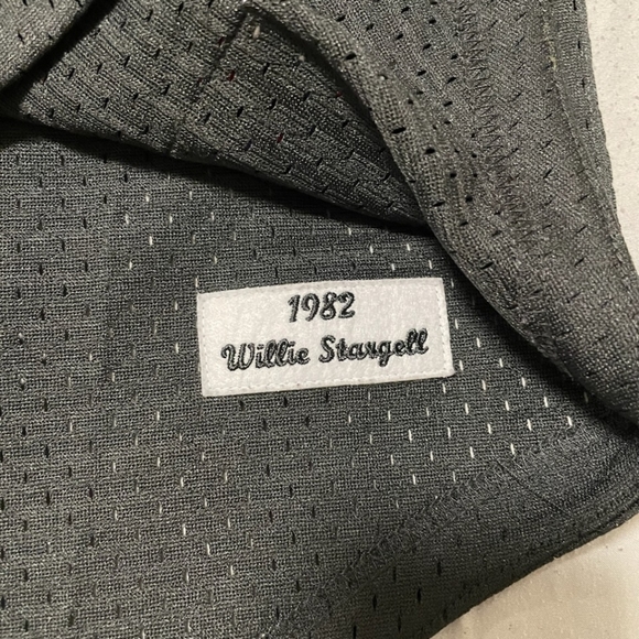 Mitchell & Ness Pittsburgh Pirates Willie Stargell 1982 pullover jersey mens Lrg - Picture 6 of 6